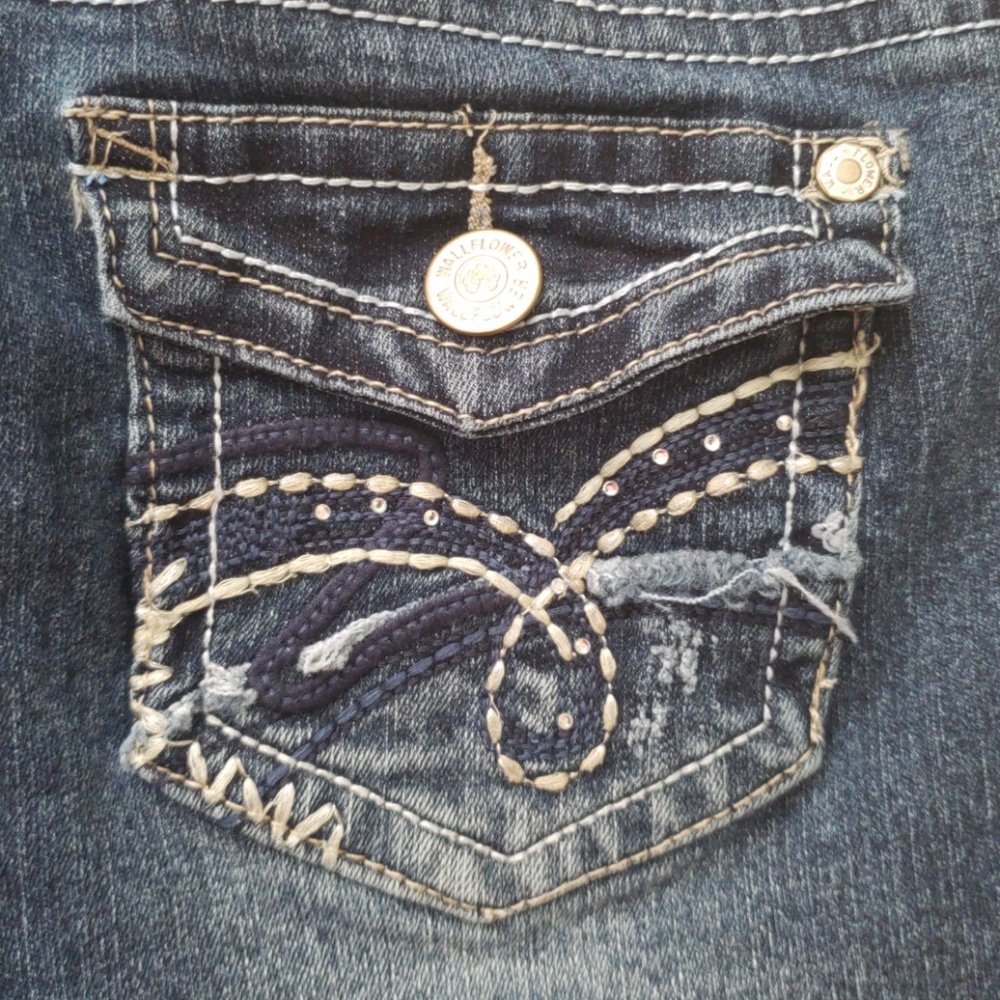 Shorts - Picture 4 of 4